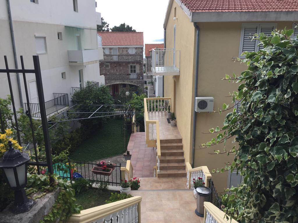 Apartments Vila Andja Sveti Stefan Eksteriør billede